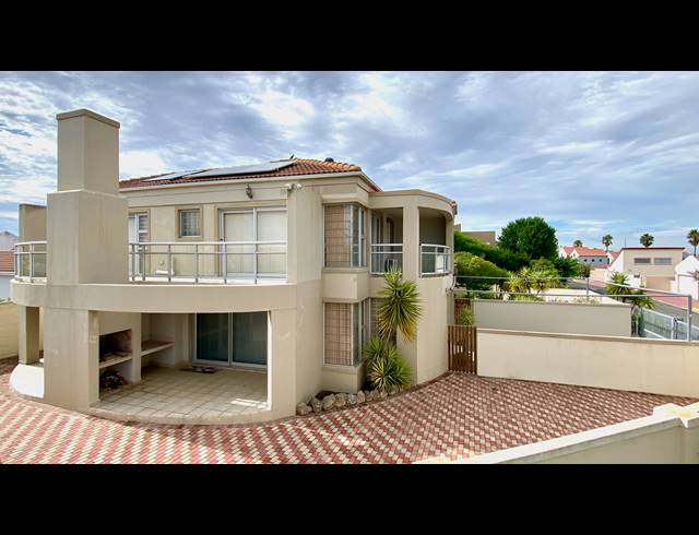 3 BEDROOM HOUSE FOR SALE IN PORT OWEN
